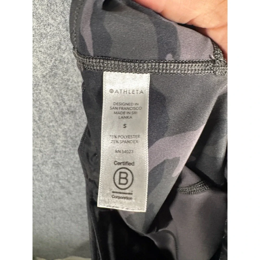 Athleta Ultimate Camo 7/8 Tight Black Camouflage Leggings‎ Pockets 531773 Small